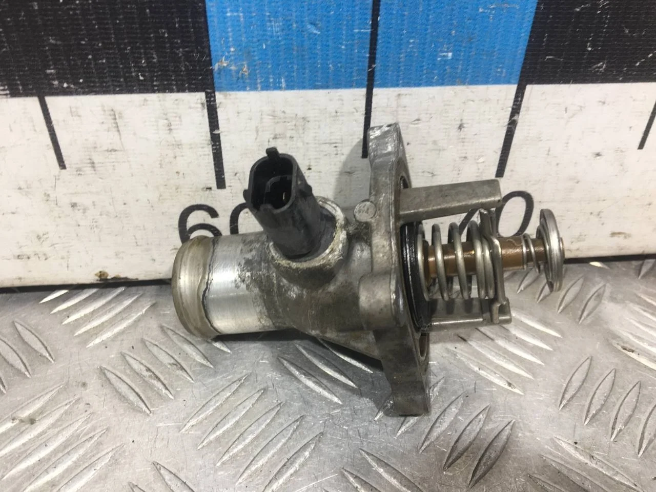 [Б/У] Термостат Opel Chevrolet [Код: 00584706 ]