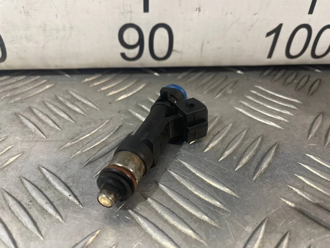 [Б/У] Форсунка инжекторная электрическая Opel [Код: 00585974 ]