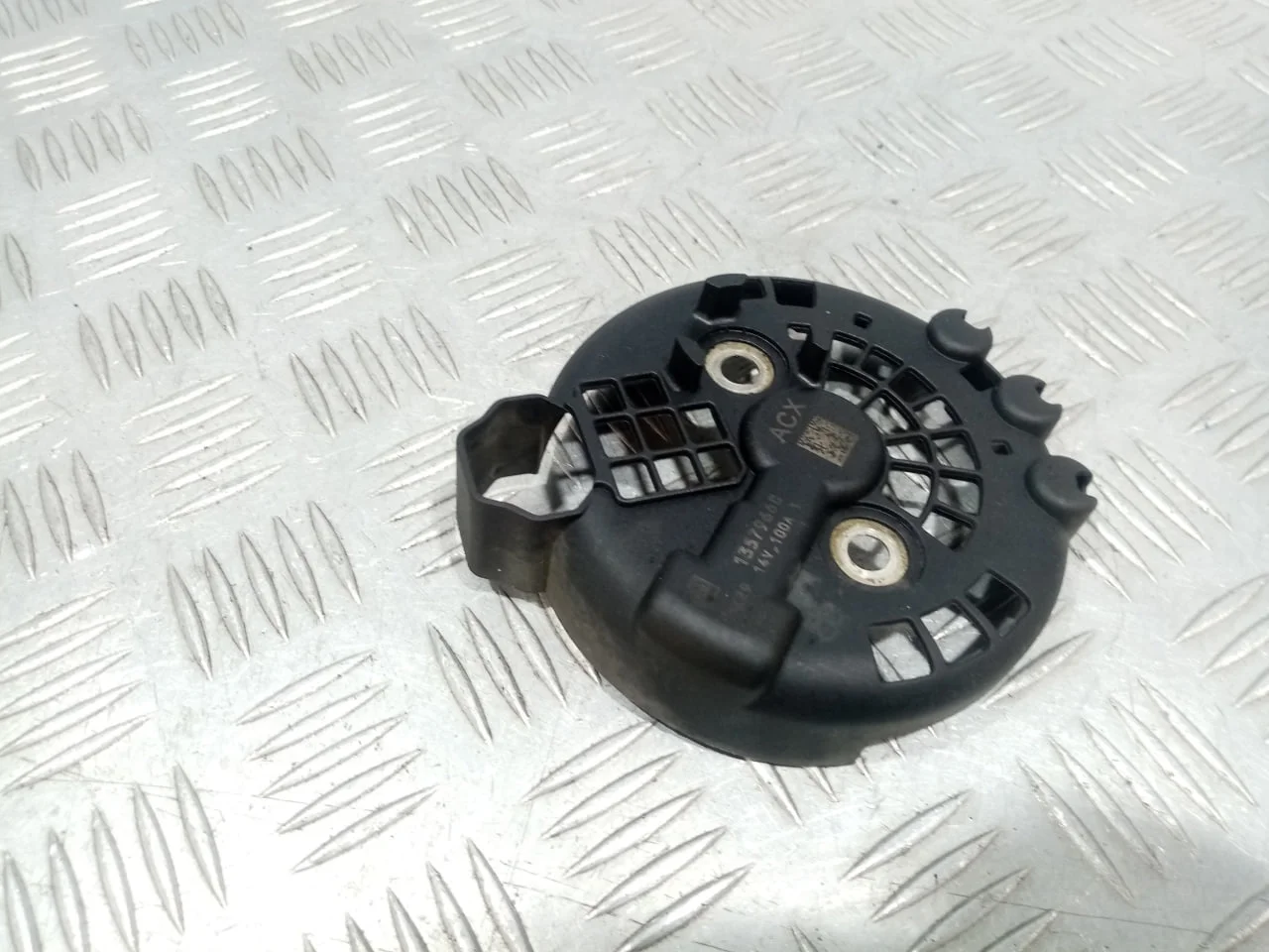 [ЧАСТЬ Б/У] Генератор (100A) - (Состояние: пластиковая крышка) [ХОРОШЕЕ] [Код: 00622175 ]