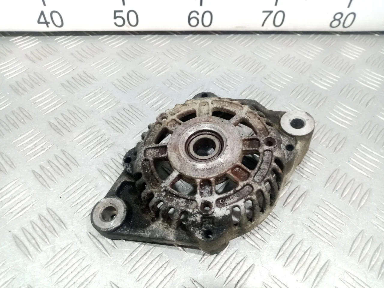 [ЧАСТЬ Б/У] Генератор (100A) - (Состояние: передняя крышка) [ХОРОШЕЕ] [Код: 00622176 ]