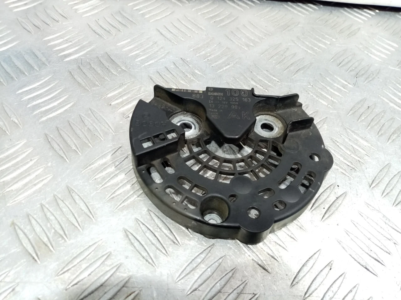[ЧАСТЬ Б/У] Генератор 14V/100A Opel - (Состояние: пластиковая крышка) [ХОРОШЕЕ] [Код: 00632531 ]