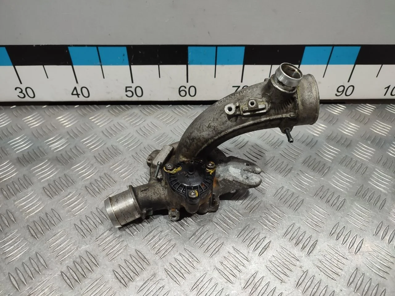 [ЧАСТЬ Б/У] Турбина Opel Chevrolet - Холодная часть с клапаном [Код: 00647267 ]