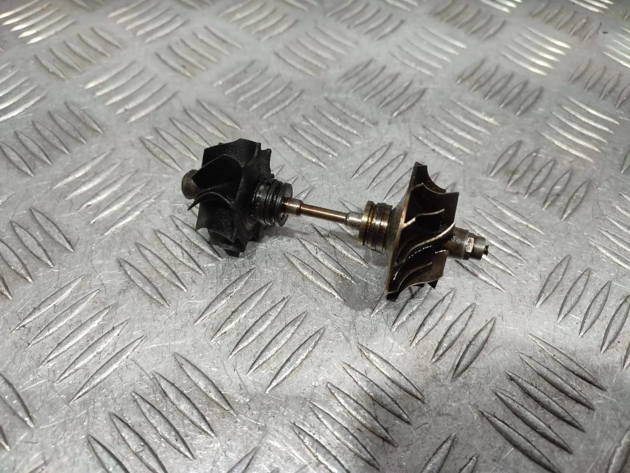 [ЧАСТЬ Б/У] Турбина Opel Chevrolet - Крыльчатка [Код: 00647269 ]