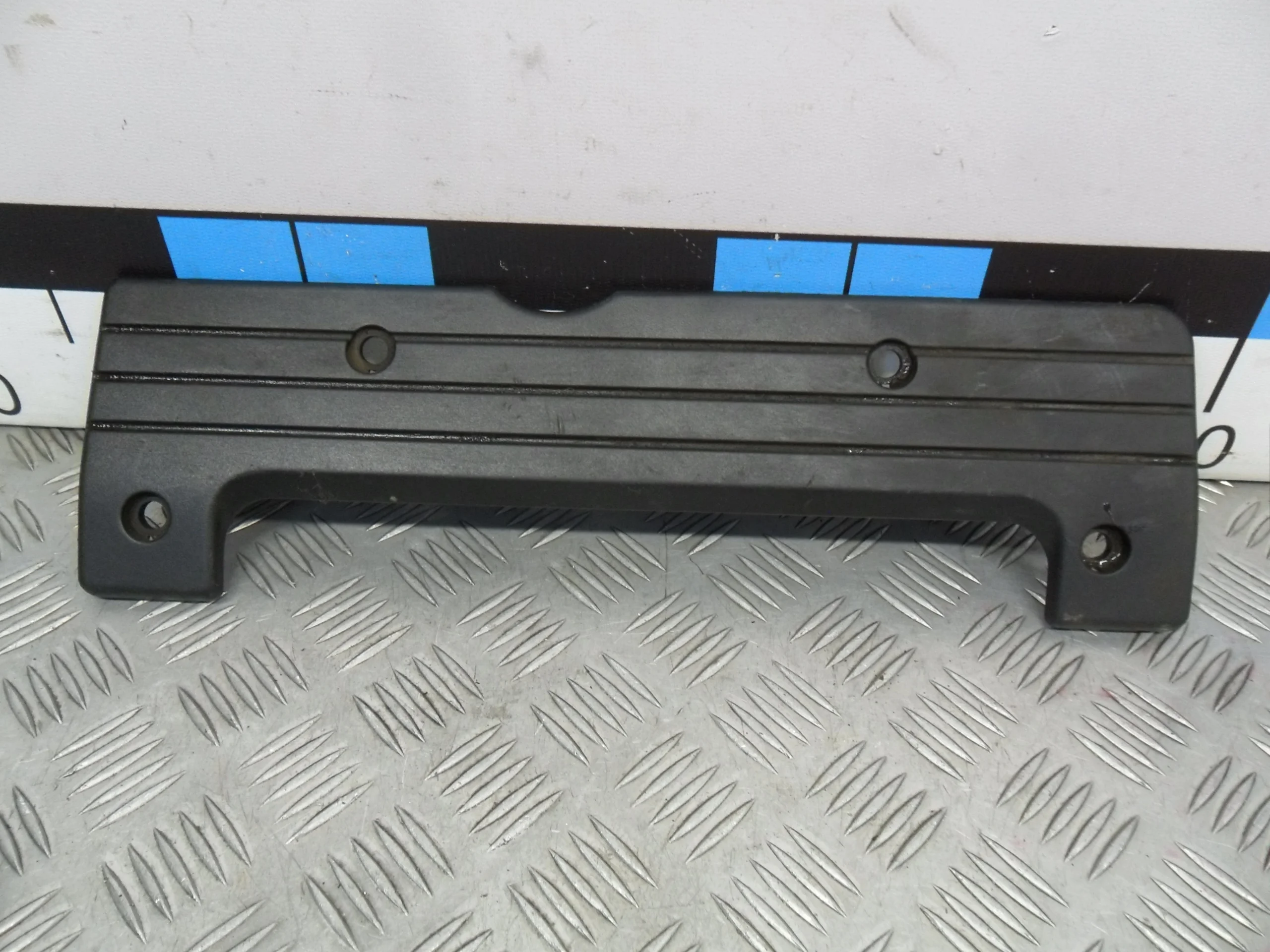 [Б/У] Накладка декоративная клапанной крышки [Код: 00356317]