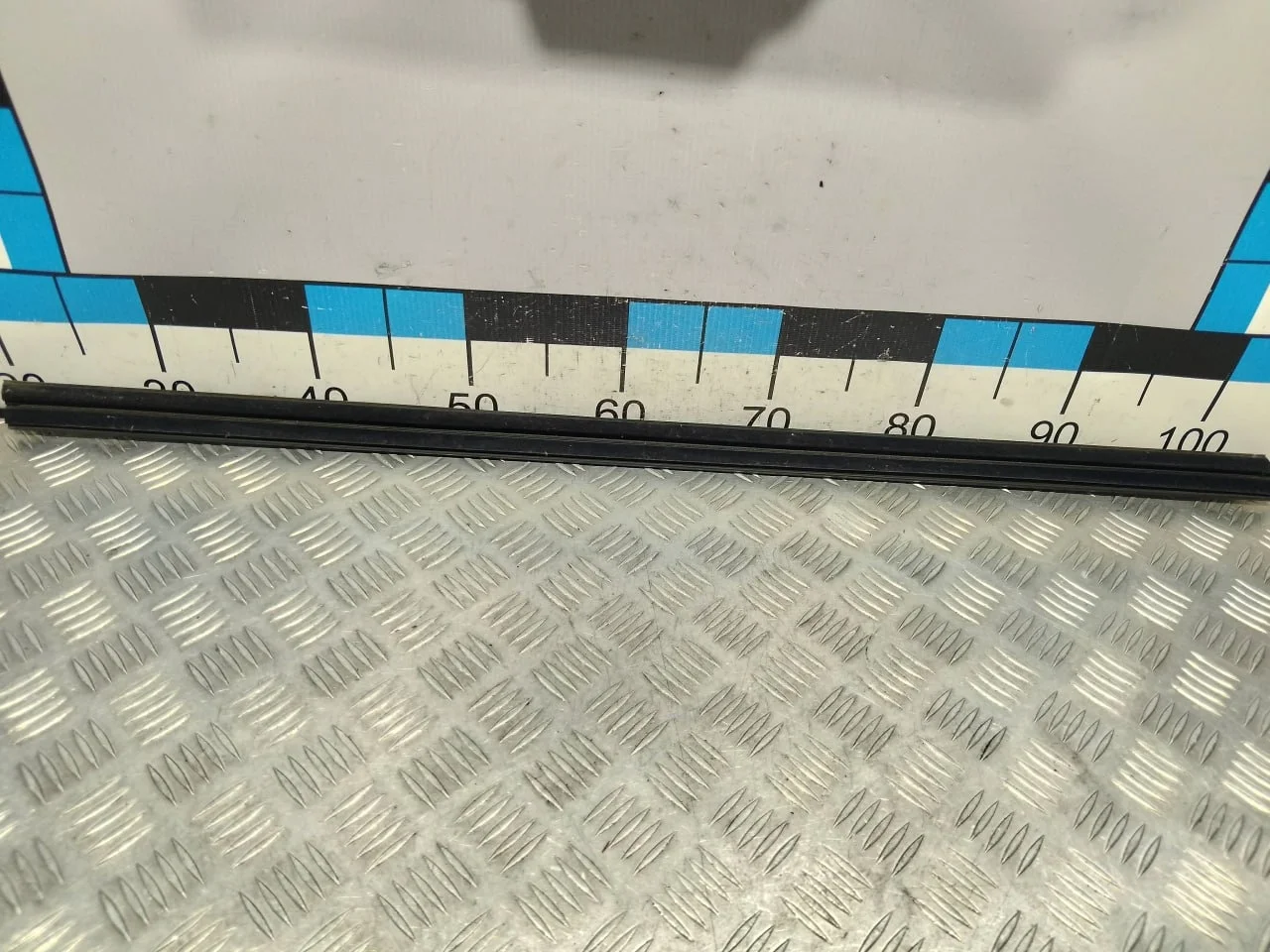 [Б/У] Накладка стекла переднего правого [Код: 00594131]