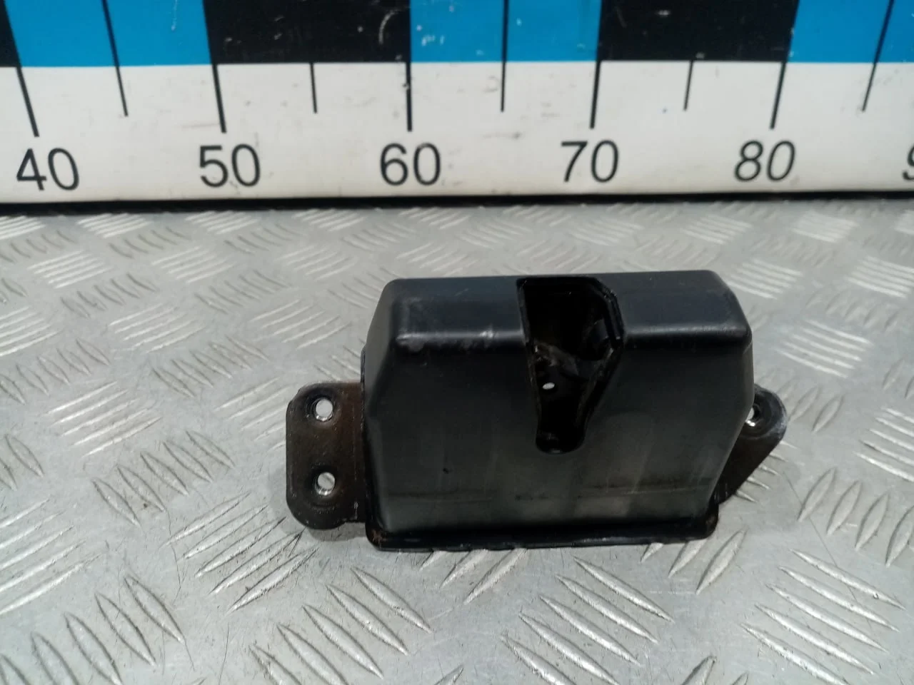 [Б/У] Замок багажника [Код: 00674078 ]