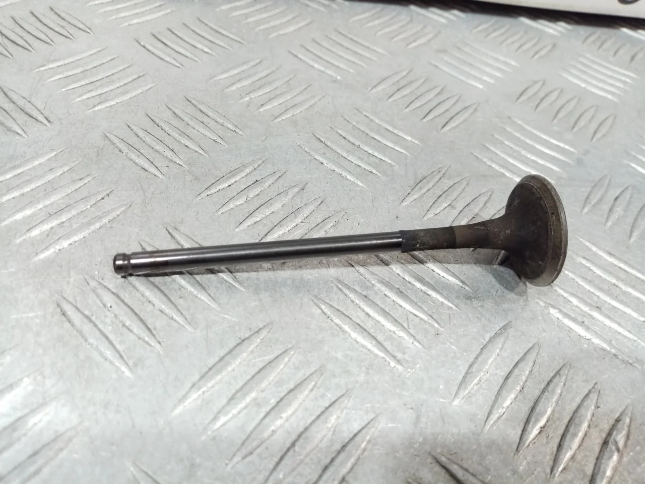 [Б/У] Клапан выпускной - (Состояние: Отличное пробег 64000 ) [Код: 00660973 ]