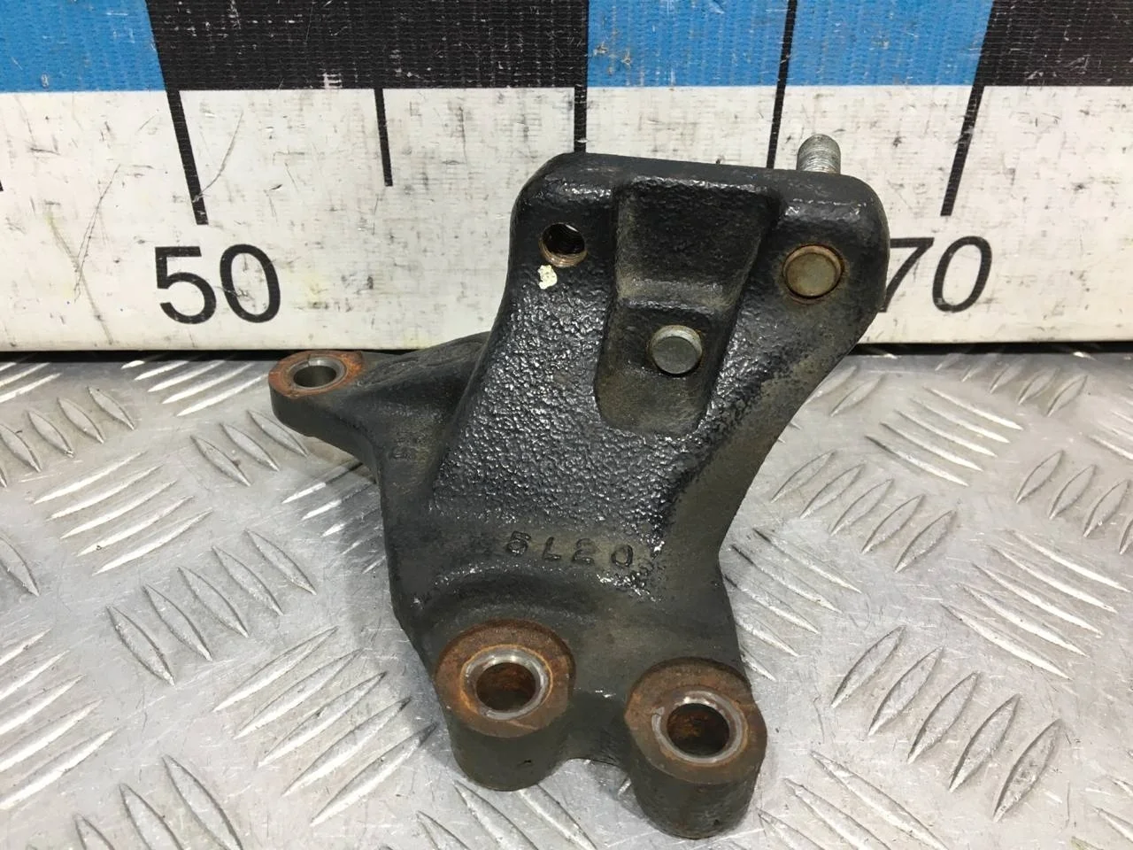 [Б/У] Кронштейн двигателя правый [Код: 00612481 ]