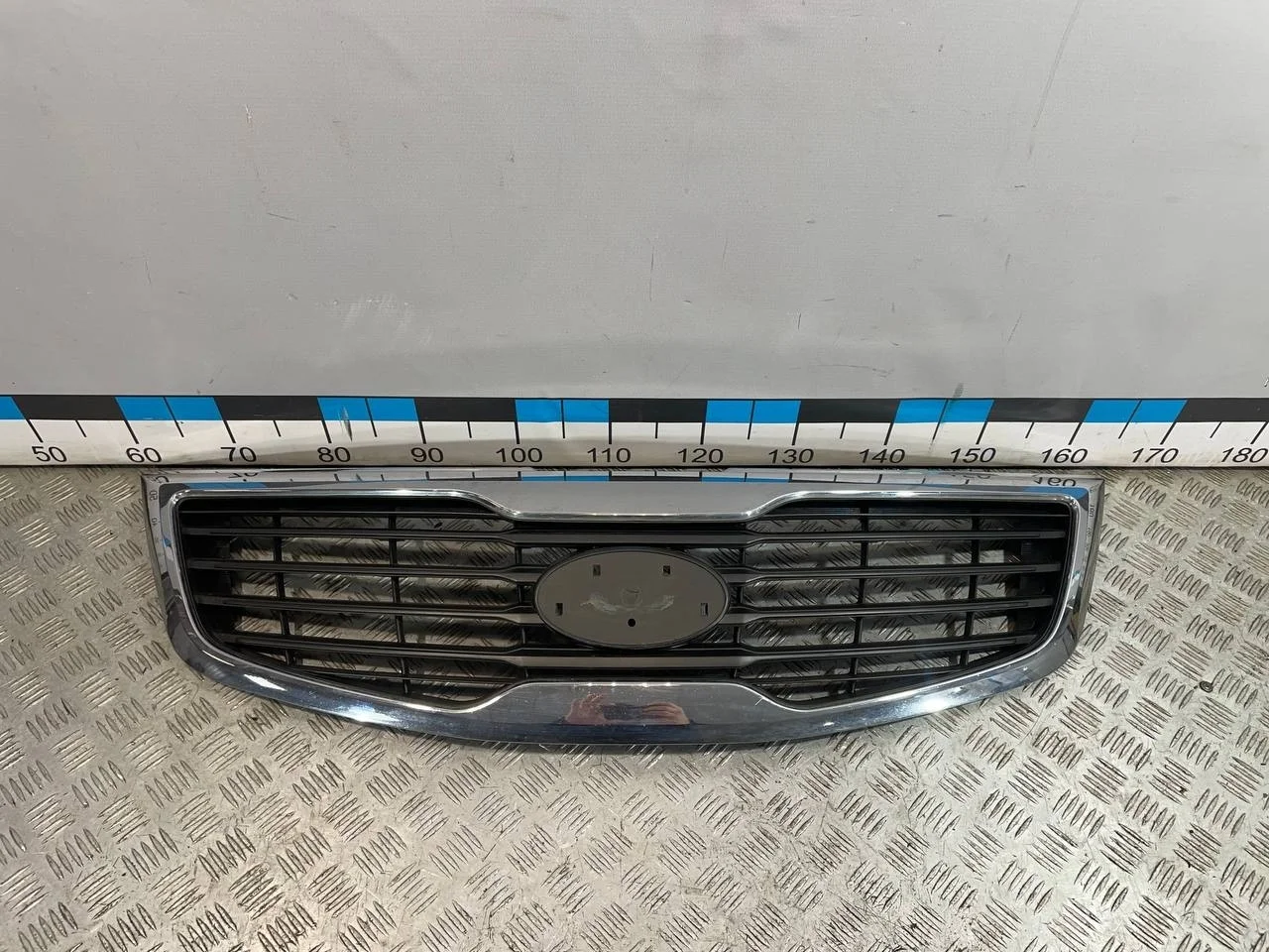 [Б/У] Решетка радиатора Kia Sportage 2010-2015 [Код: 00684966 ]