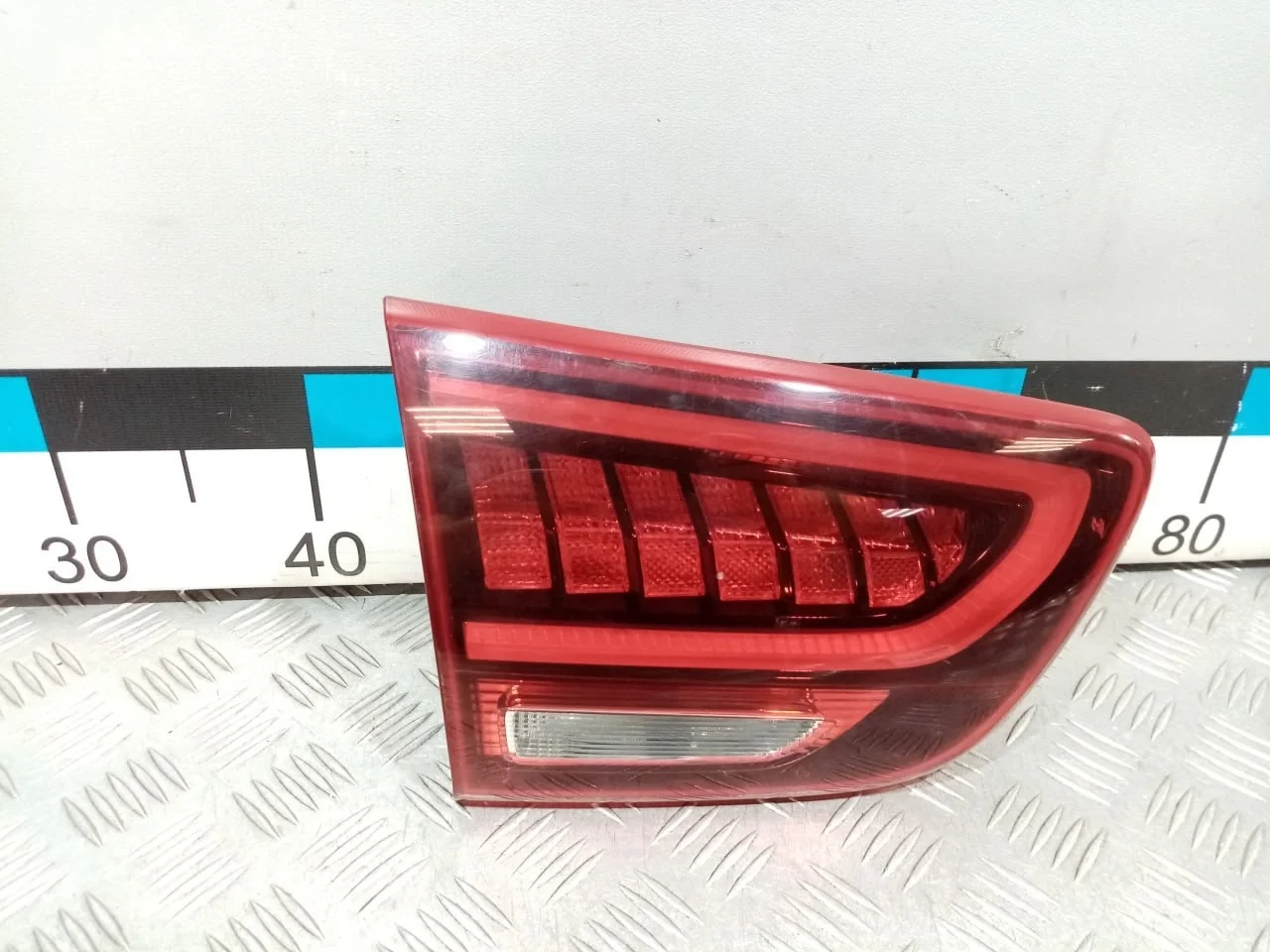 [Б/У] Фонарь задний внутренний левый [Код: 00662132 ]