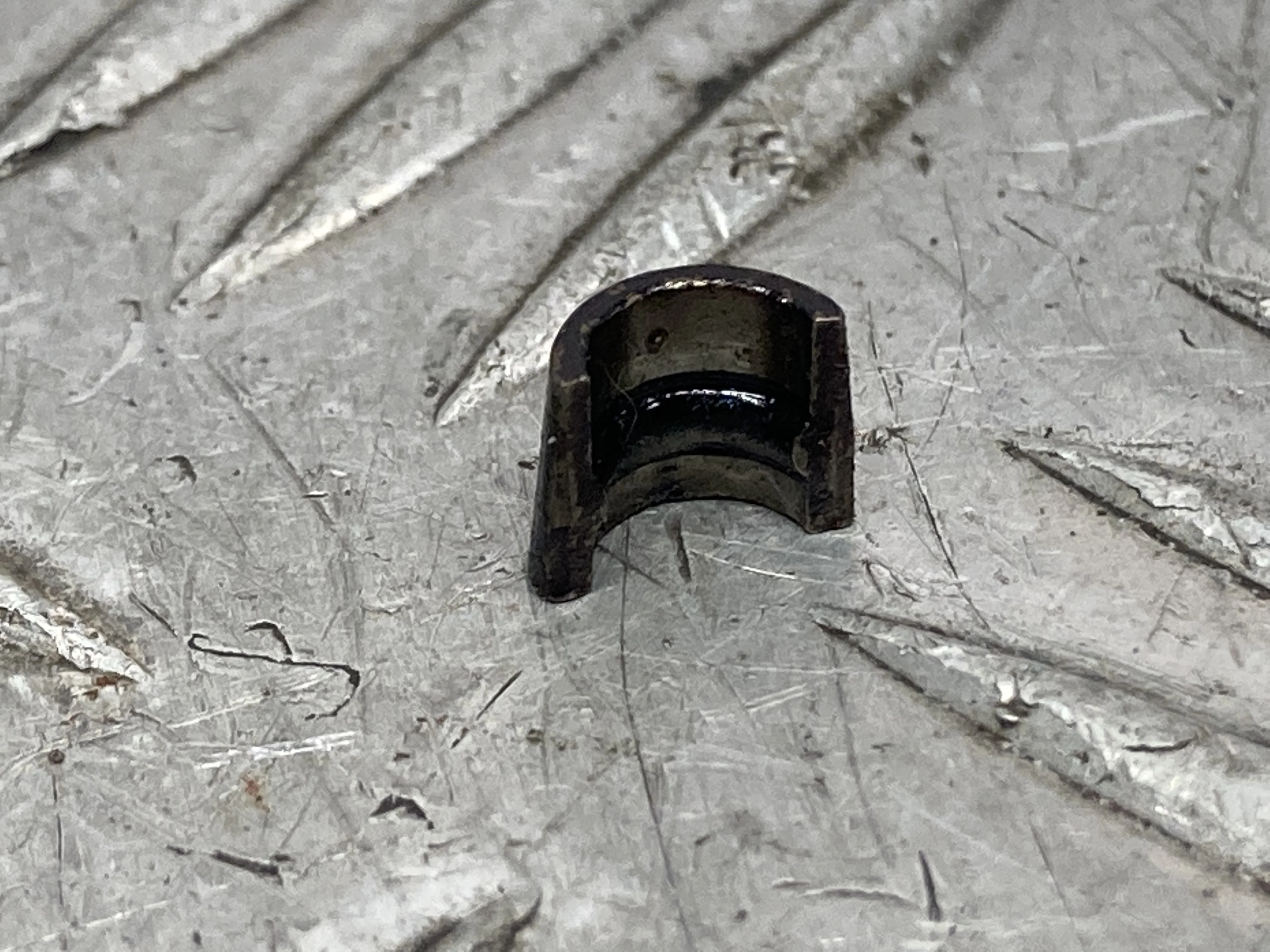 [ЧАСТЬ Б/У] Головка блока цилиндров правая (3.7 24V) Infiniti - Сухарь клапана [Код: 00361109 ]