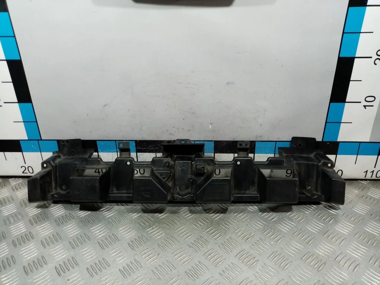 [Б/У] Кронштейн заднего бампера [Код: 00611946 ]