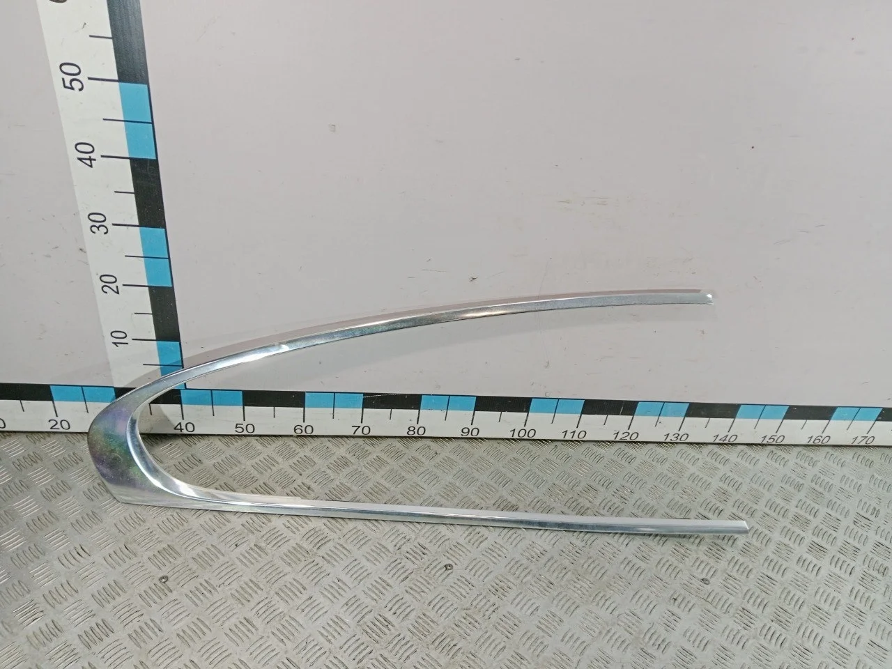 [Б/У] Накладка стекла заднего правого Jaguar XF [Код: 00600152 ]