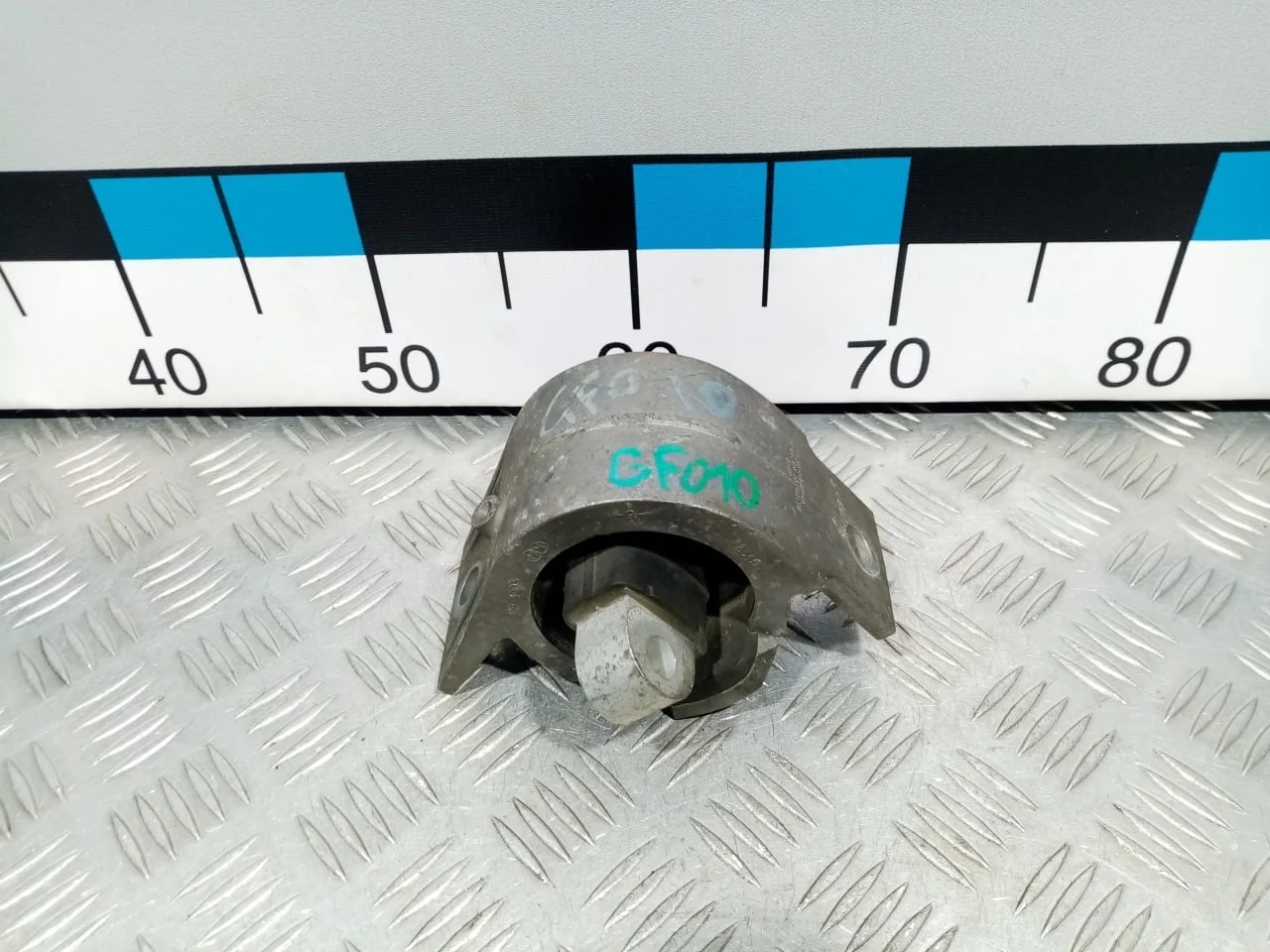 [Б/У] Опора двигателя [Код: 00612758 ]