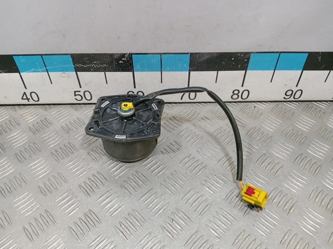 [Б/У] Пиропатрон капота Jaguar XF XJ [Код: 00526303 ]