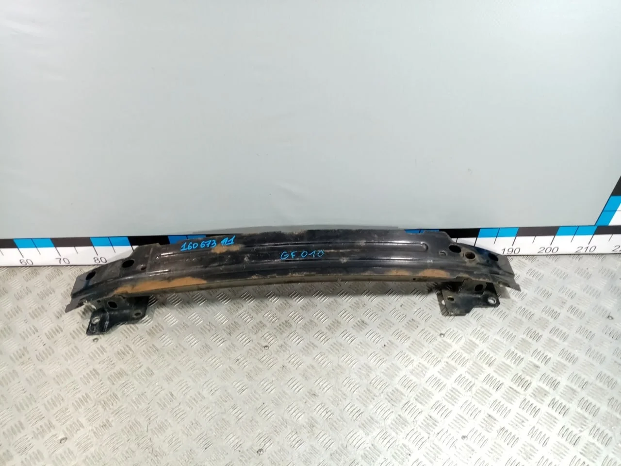 [Б/У] Усилитель переднего бампера [Код: 00612904 ]