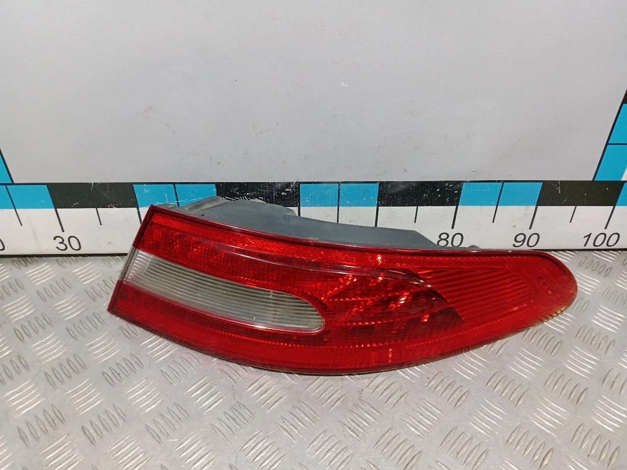 [Б/У] Фонарь задний наружный правый Jaguar XF [Код: 00525301 ]