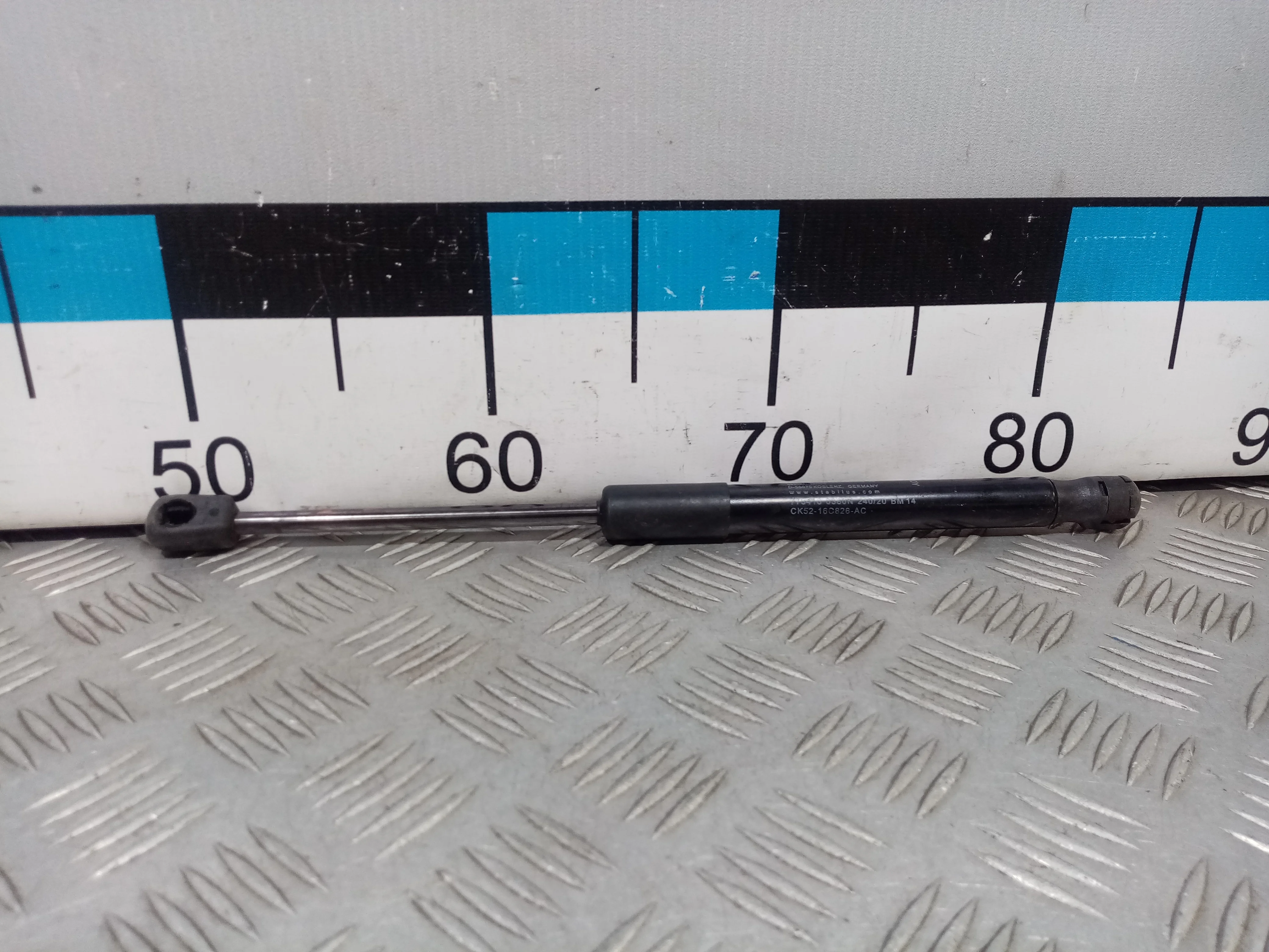 [Б/У] Амортизатор капота [Код: 00435983 ]