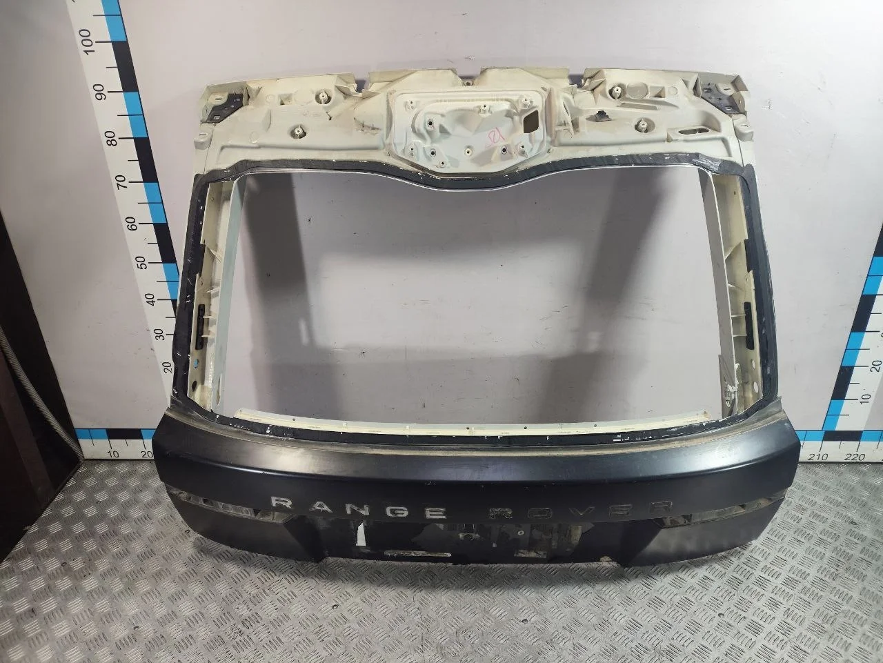 [Б/У] Дверь багажника верхняя Land Rover Range Rover IV - Дверь оклеена пленкой [Код: 00522328 ]