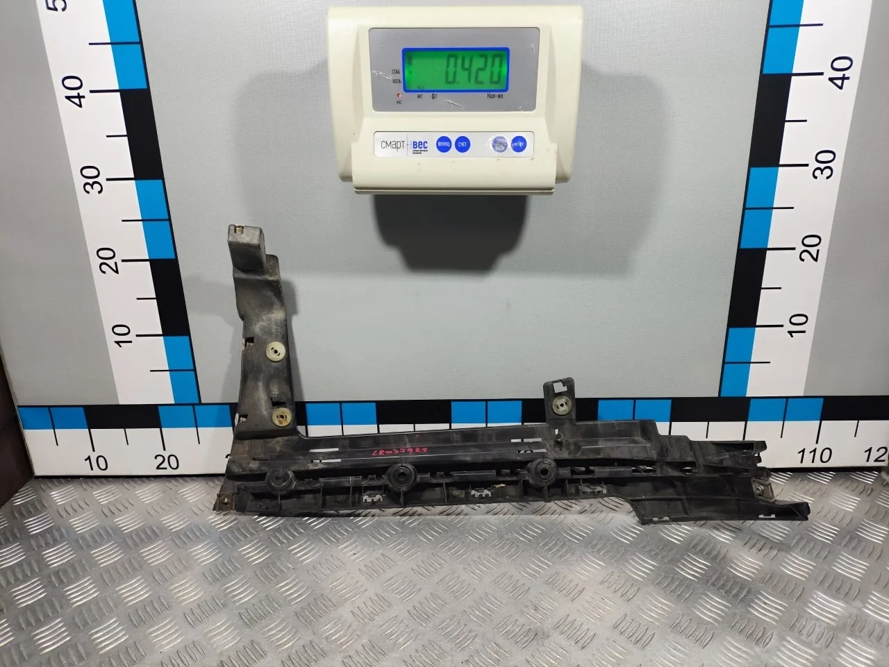 [Б/У] Кронштейн заднего бампера левый Land Rover [Код: 00619669 ]