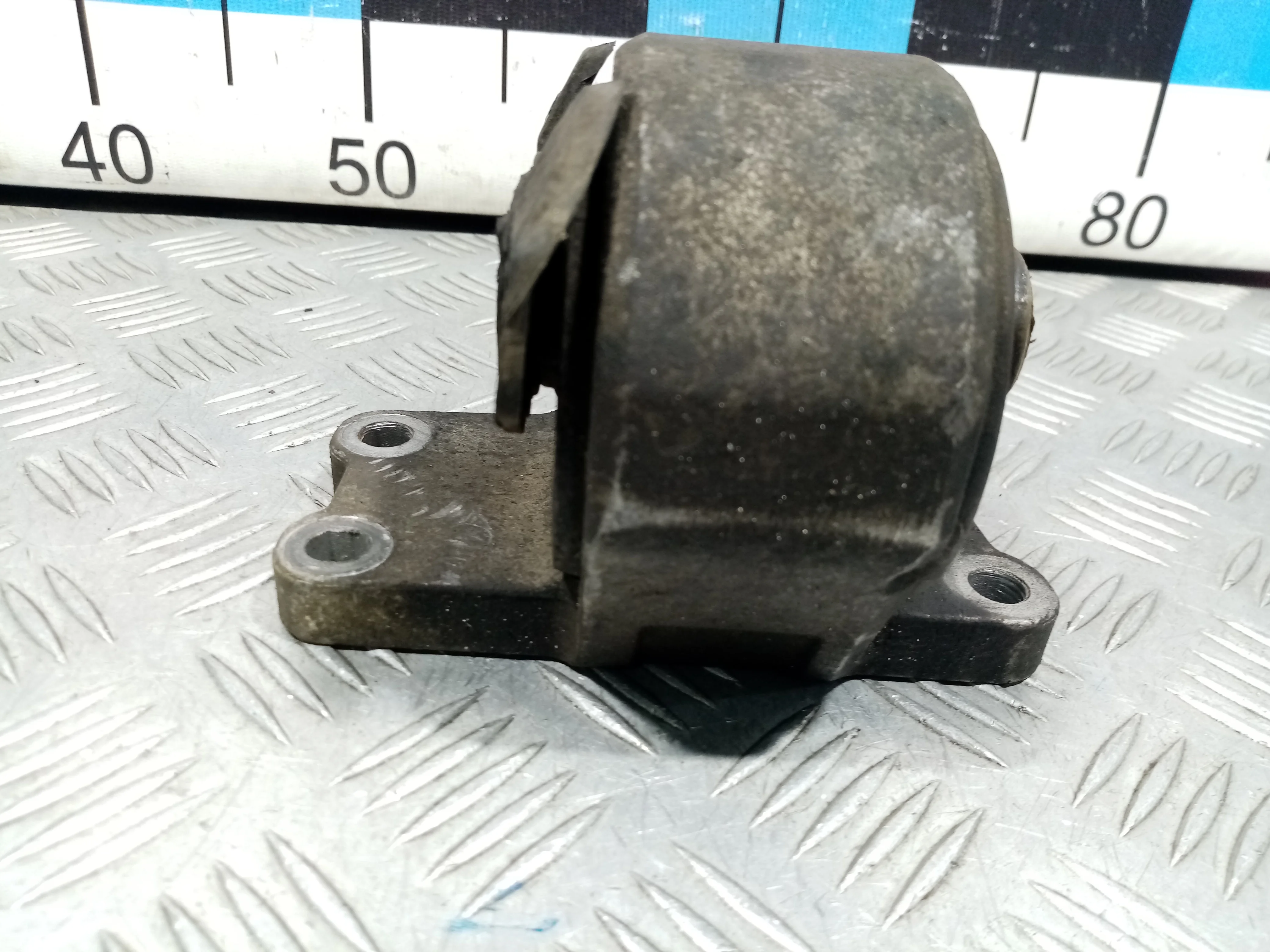 [Б/У] Опора КПП [Код: 00393761 ]