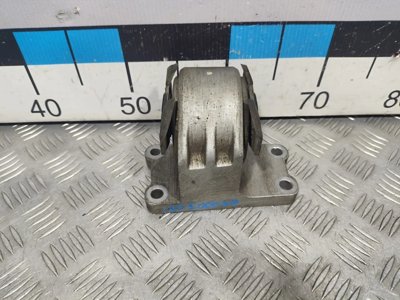 [Б/У] Опора КПП [Код: 00544549 ]