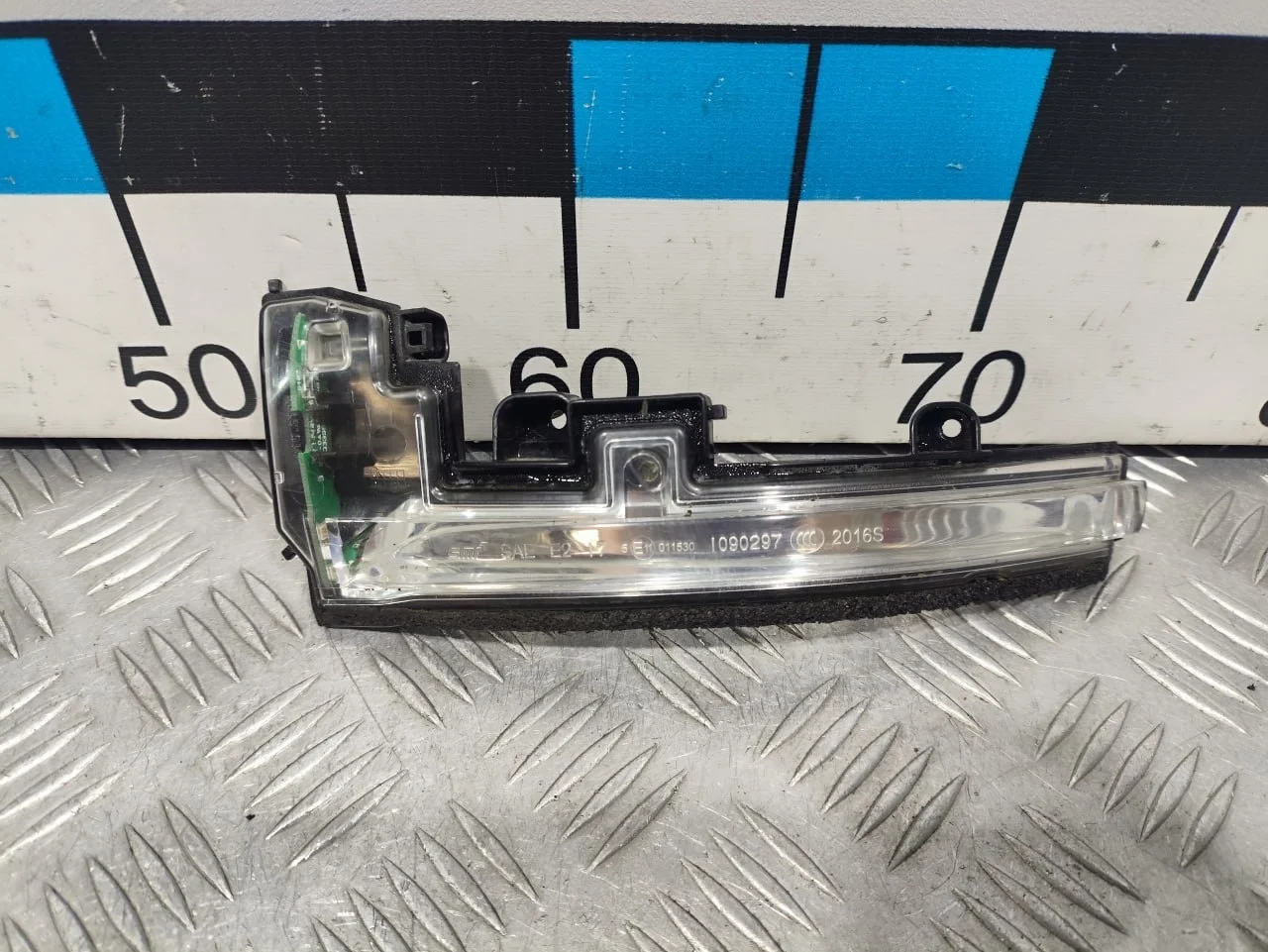 [Б/У] Повторитель в зеркало левое [Код: 00647873 ]