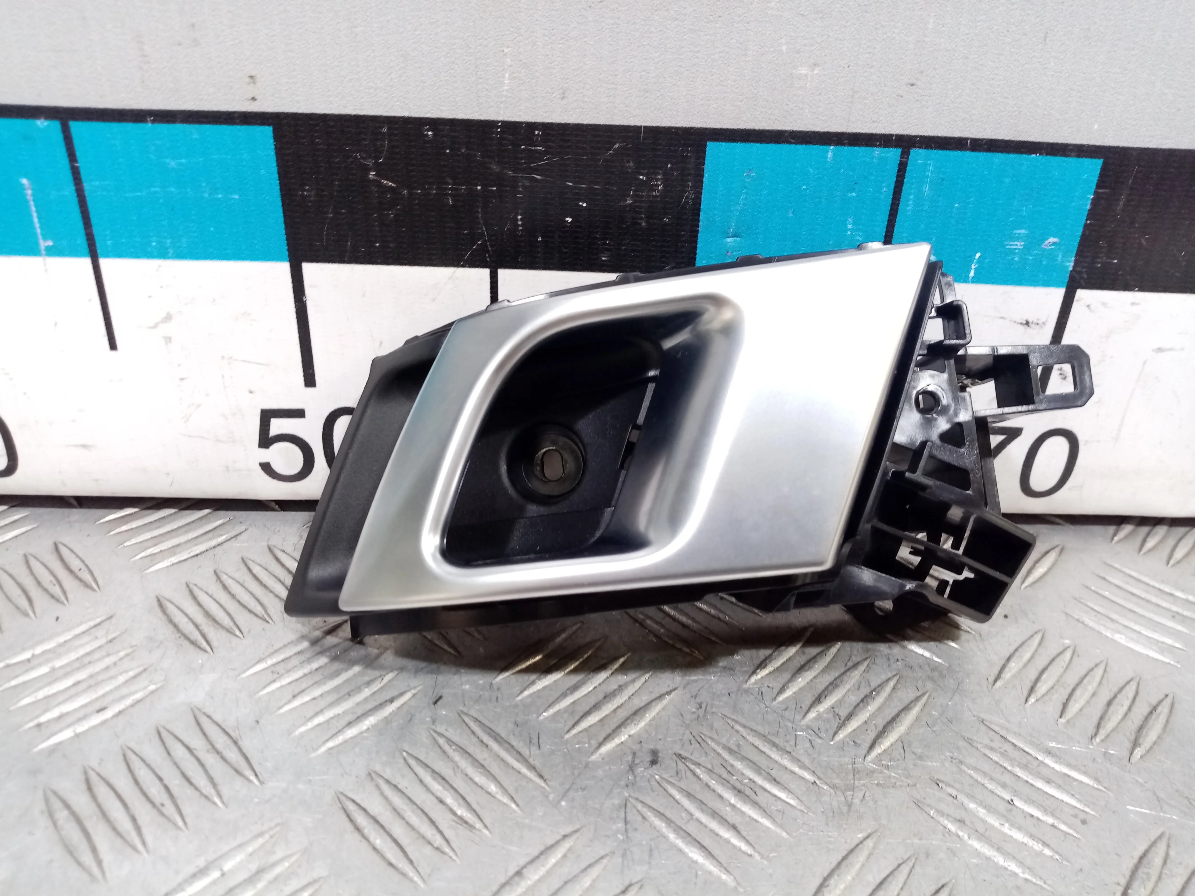 [Б/У] Ручка двери внутренняя правая - (Состояние: Отличное CPLA22600AE8WWE ) [Код: 00431714 ]