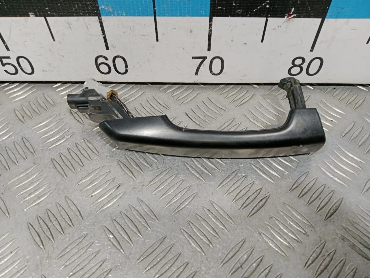 [Б/У] Ручка двери наружная Land Rover - Небольшие сколы краски [ХОРОШЕЕ] [Код: 00533550 ]