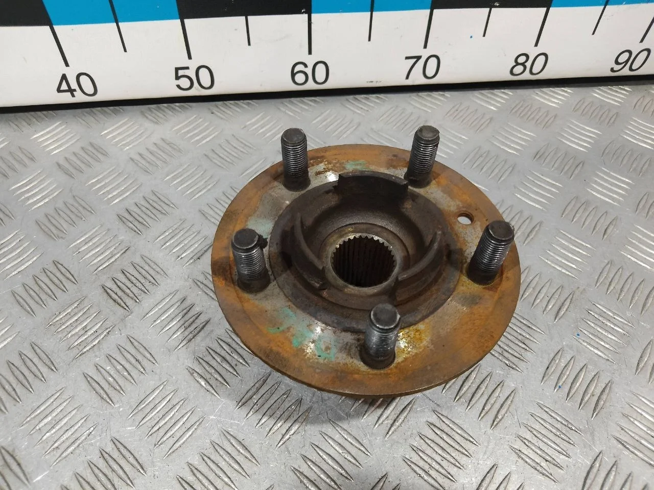 [Б/У] Ступица передняя/задняя [Код: 00621330 ]