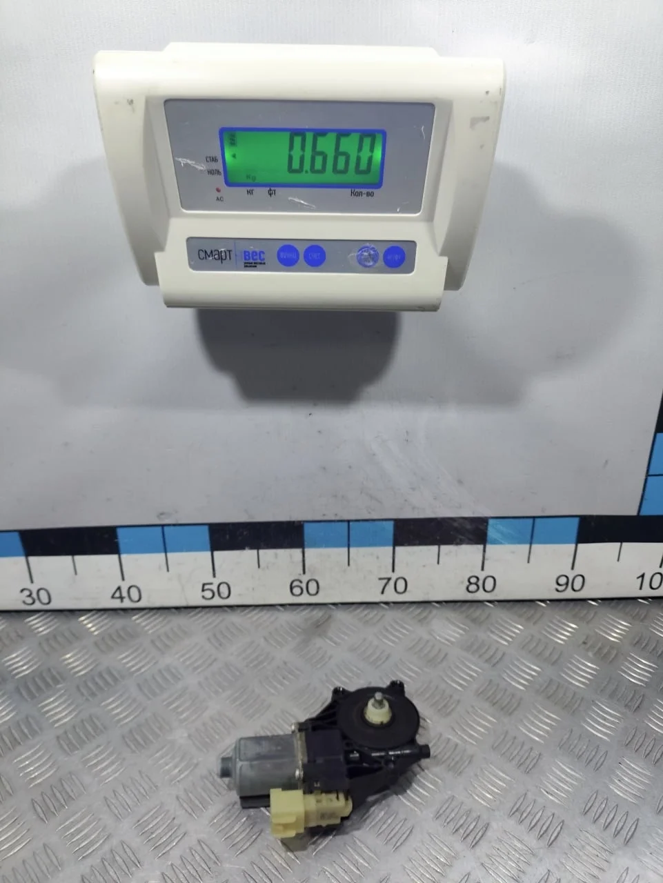 [ЧАСТЬ Б/У] Стеклоподъемник электр. зад прав - Только моторчик стеклоподъемника [Код: 00603844 ]