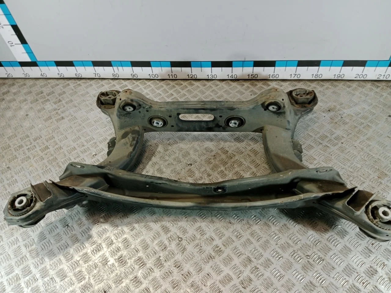 [Б/У] Балка задняя Mercedes - (Состояние: Отличное пробег 41000) [Код: 00677492 ]