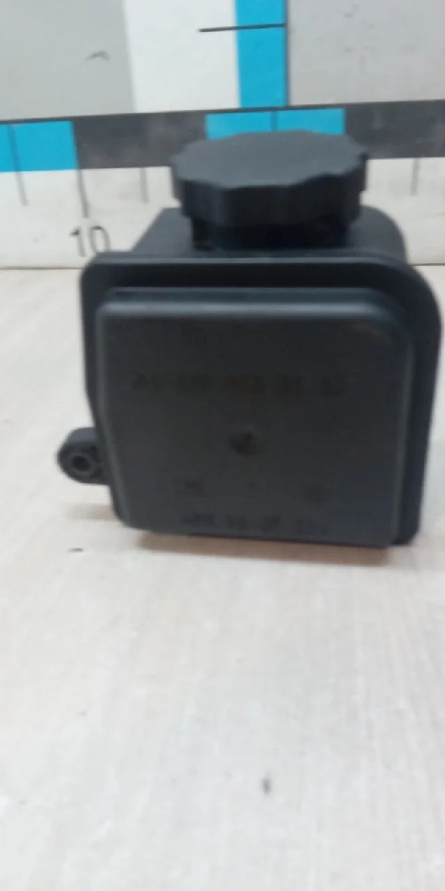 [Б/У] Бачок гидроусилителя Mercedes Benz [Код: 00678984 ]