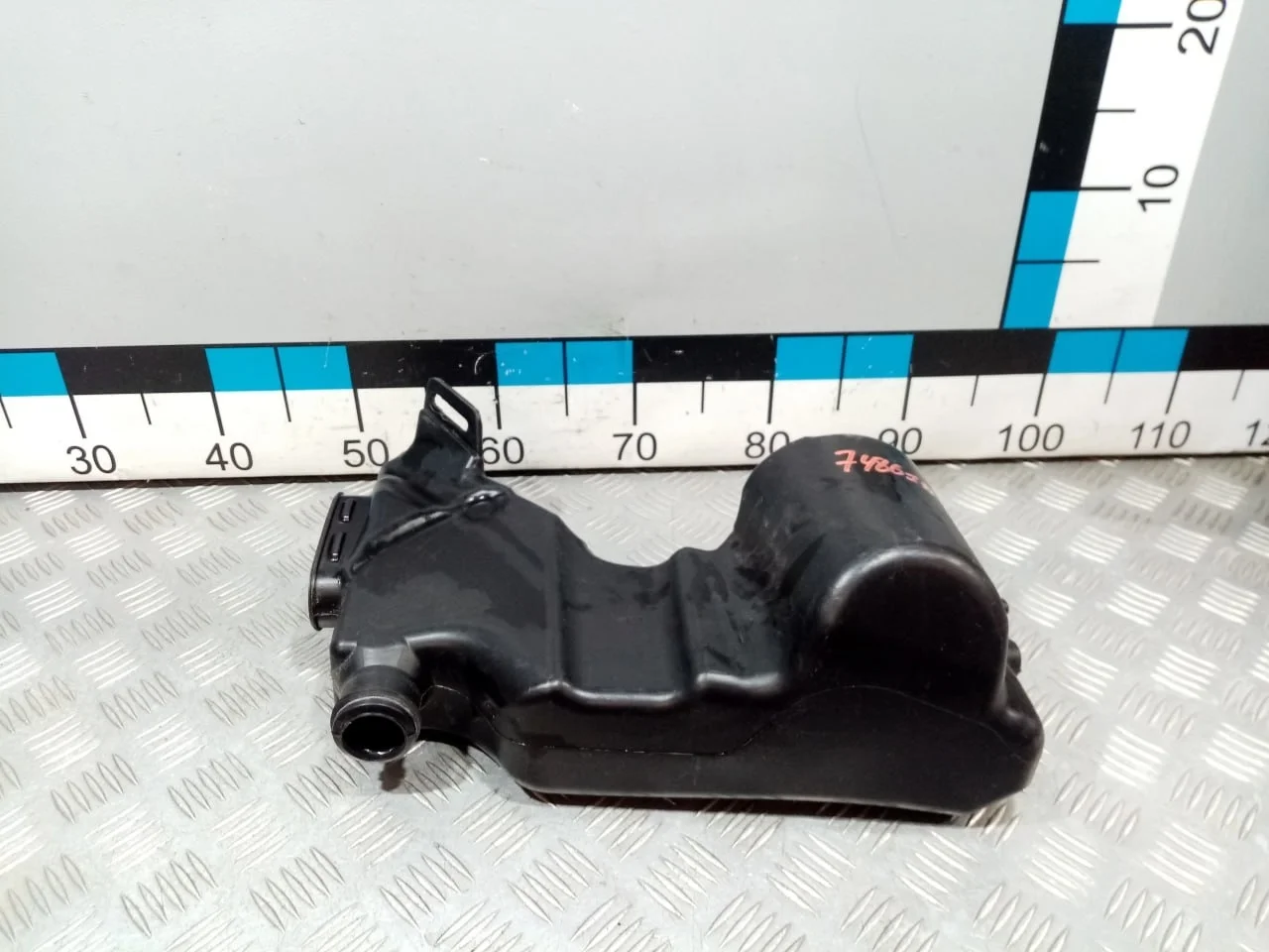 [Б/У] Бачок омывателя лобового стекла [Код: 00676186 ]