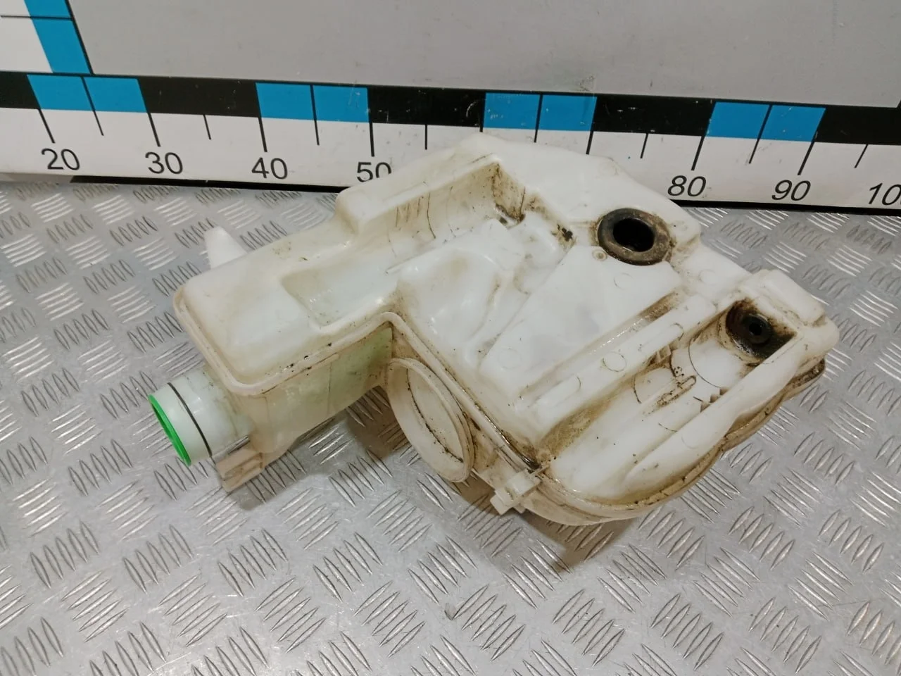 [Б/У] Бачок омывателя лобового стекла - Без горловины [ХОРОШЕЕ] [Код: 00686695 ]