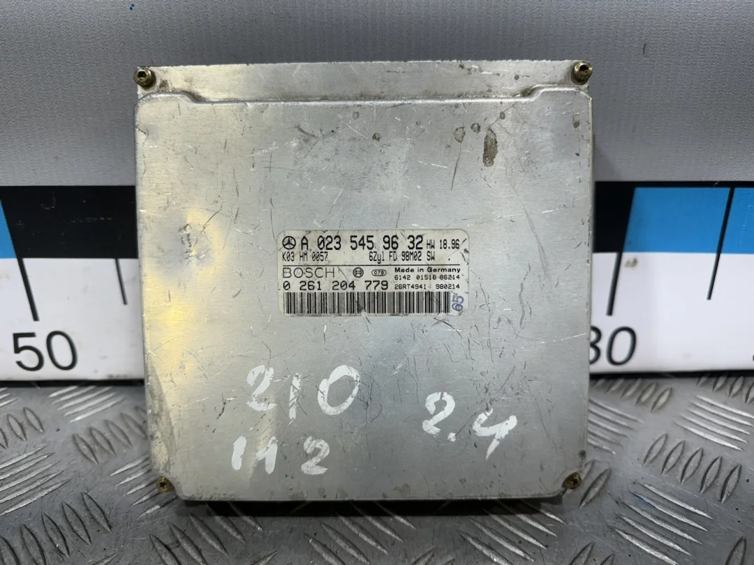 [Б/У] Блок управления двигателем MB [Код: 00331520 ]