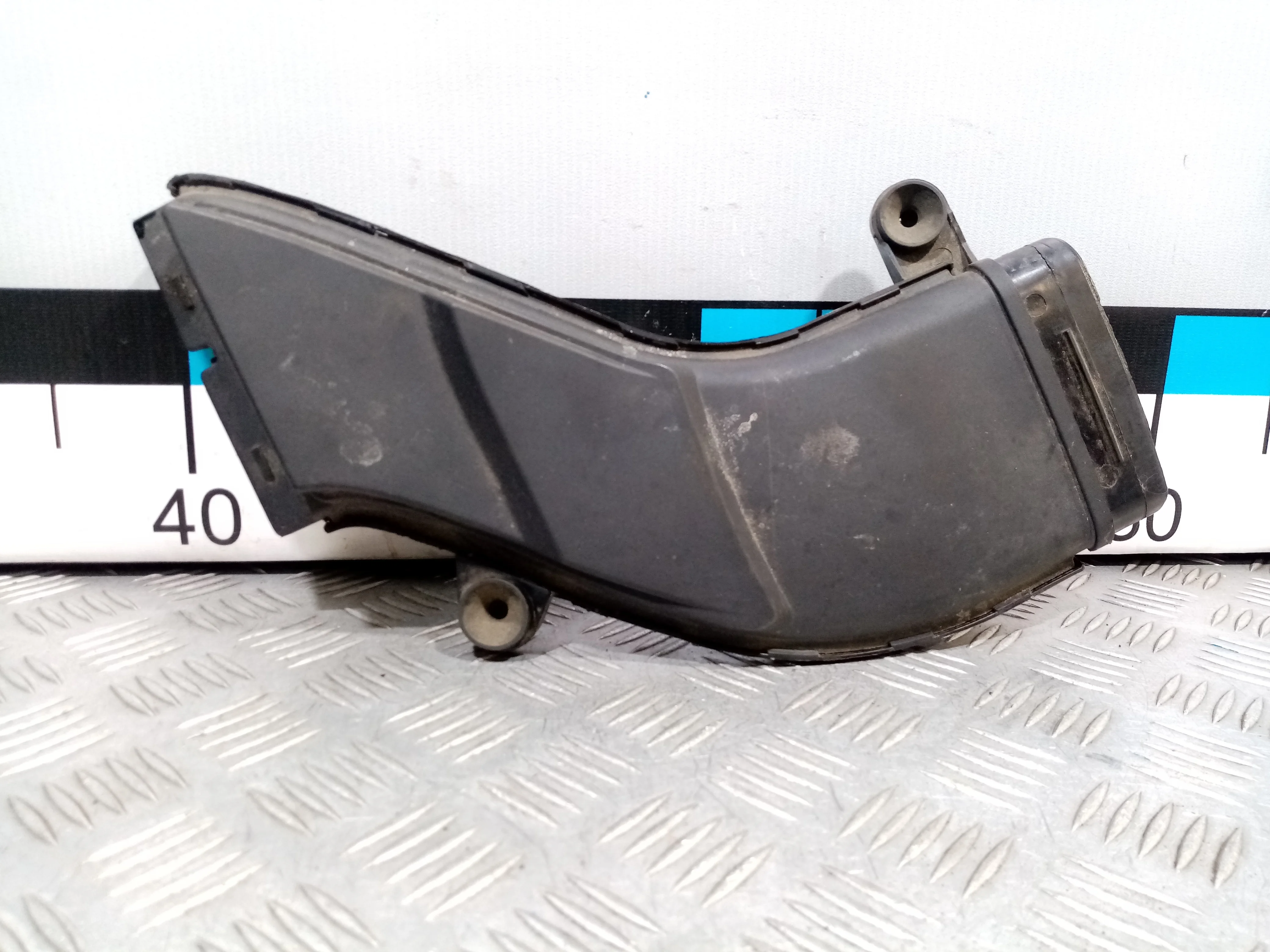 [Б/У] Воздуховод правый [Код: 00414307 ]