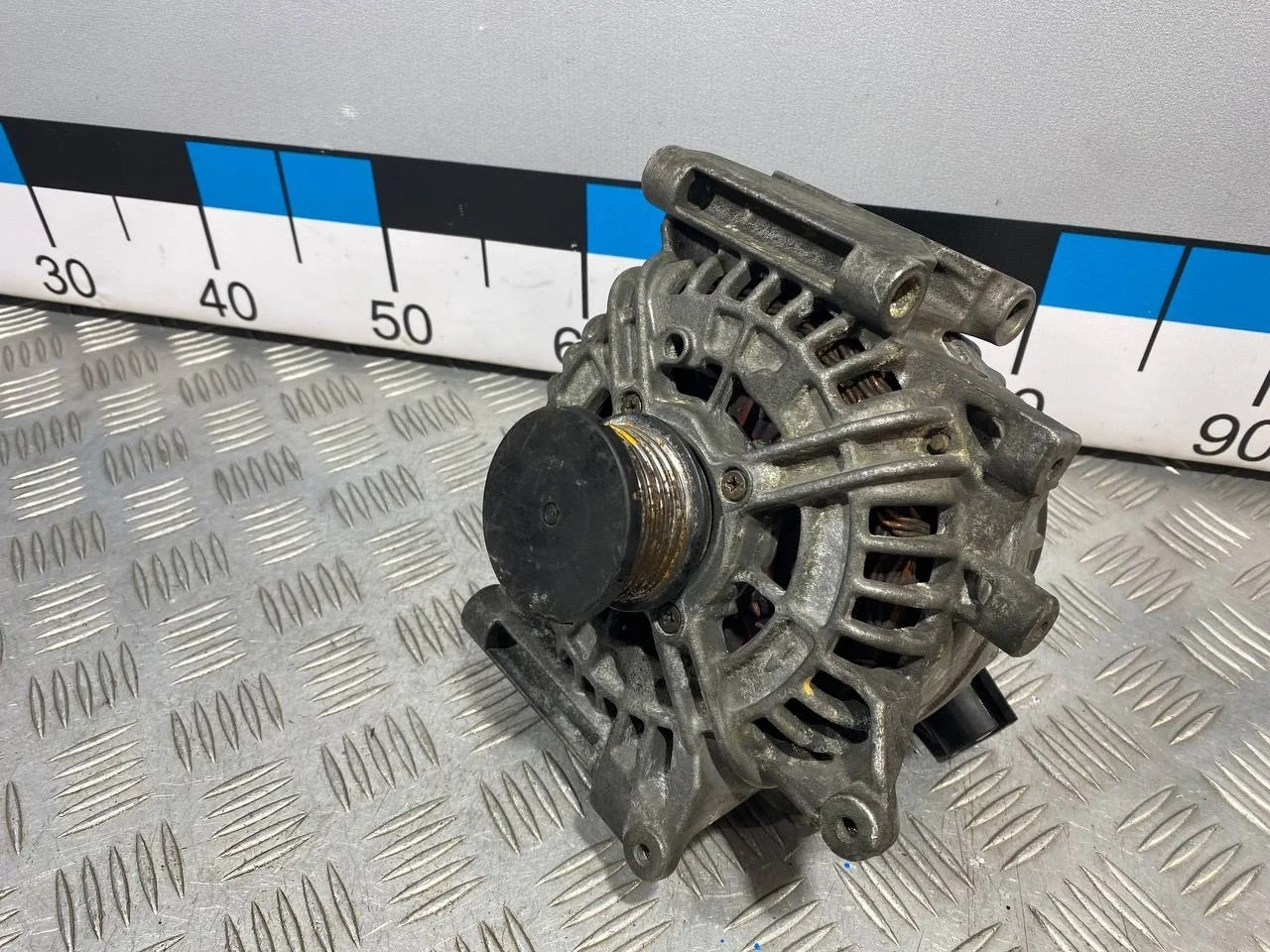 [Б/У] Генератор - (Состояние: без реле ) [ХОРОШЕЕ] [Код: 00590174 ]