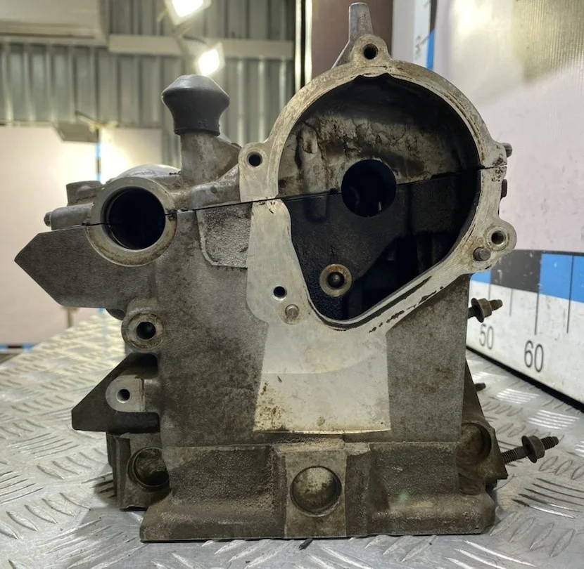 [Б/У] Головка блока цилиндров правая Mercedes om.272 [Код: 00399281 ]