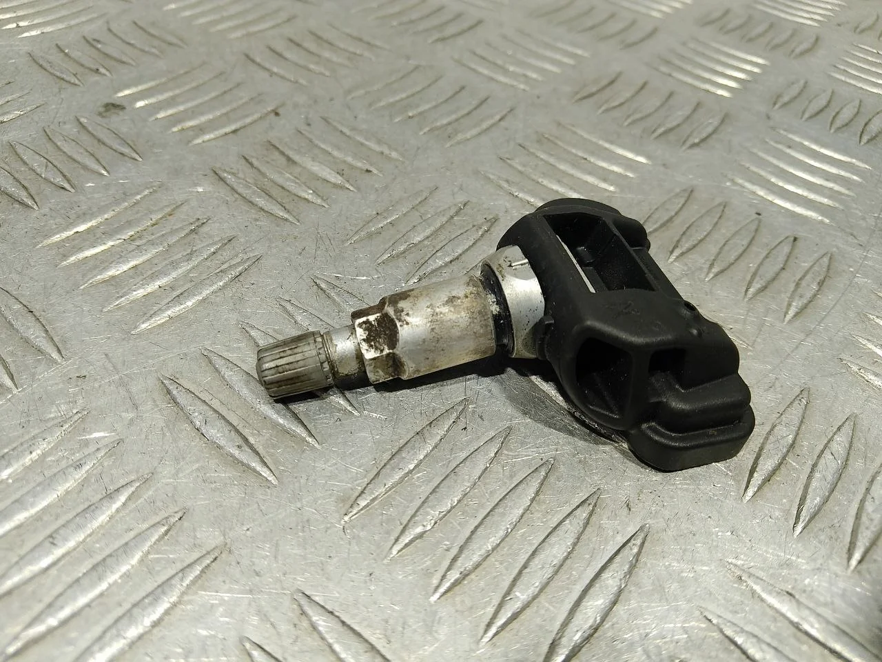 [Б/У] Датчик давления в шине TPMS Mercedes [Код: 00527499 ]