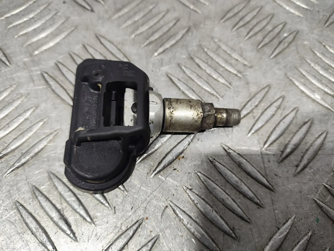 [Б/У] Датчик давления в шине TPMS Mercedes [Код: 00543848 ]