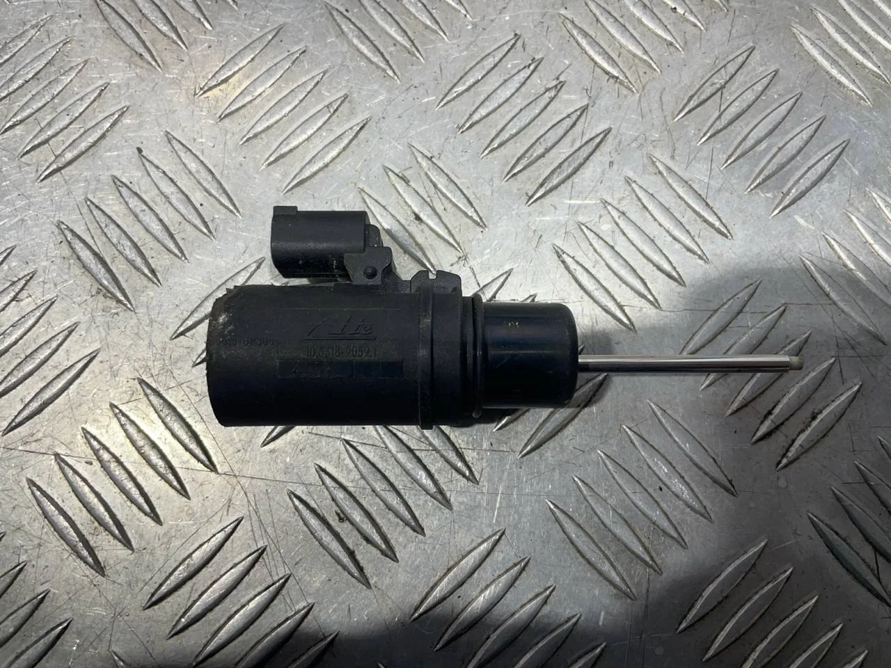 [Б/У] Датчик давления усилителя тормозов Mercedes [Код: 00528705 ]