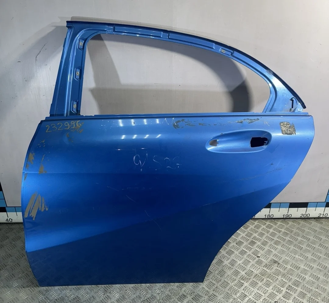 [Б/У] Дверь задняя левая Mercedes W176 - маленькая вмятинка [Код: 00345538 ]