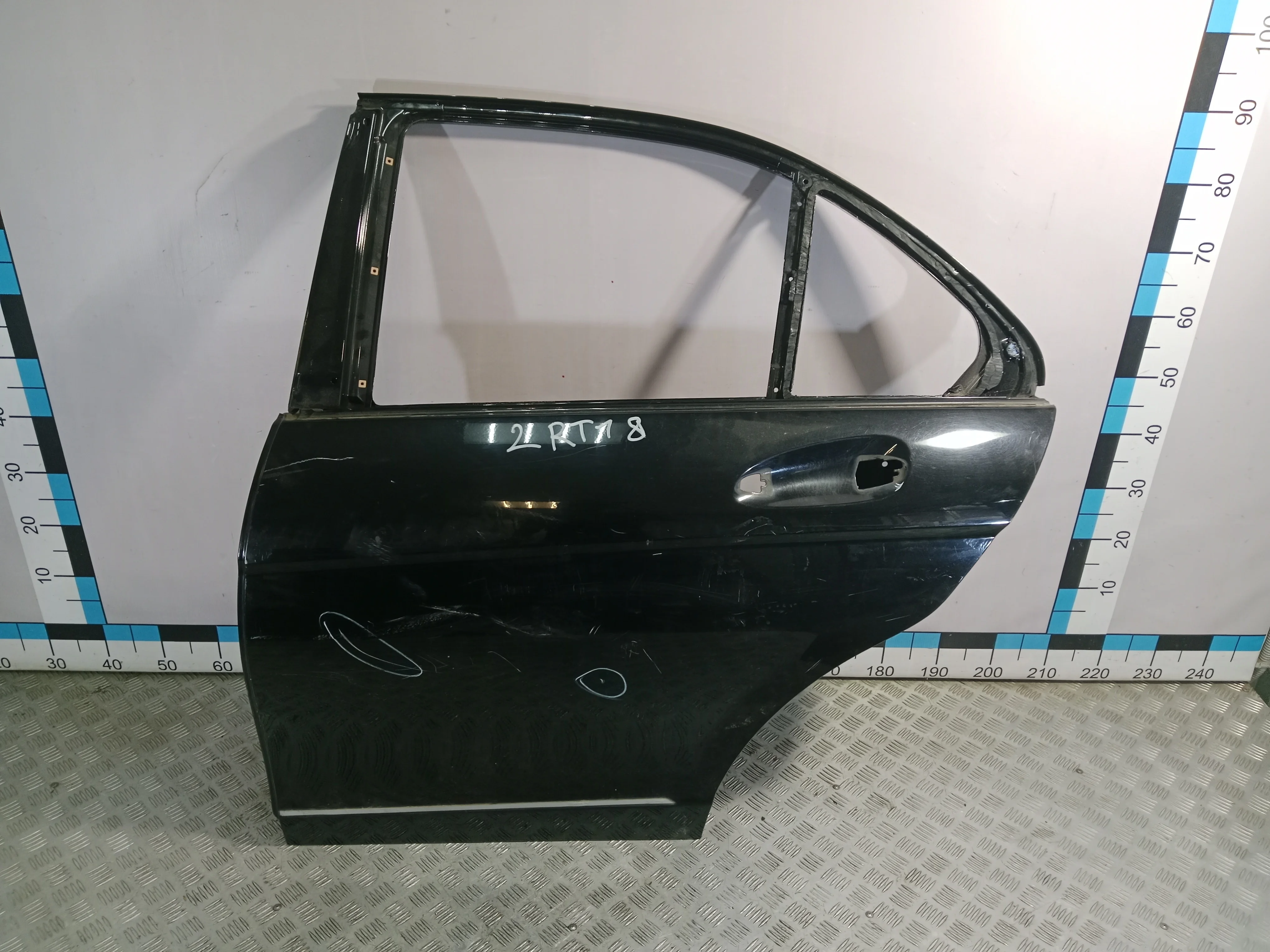 [Б/У] Дверь задняя левая Mercedes W204 [Код: 00428827 ]