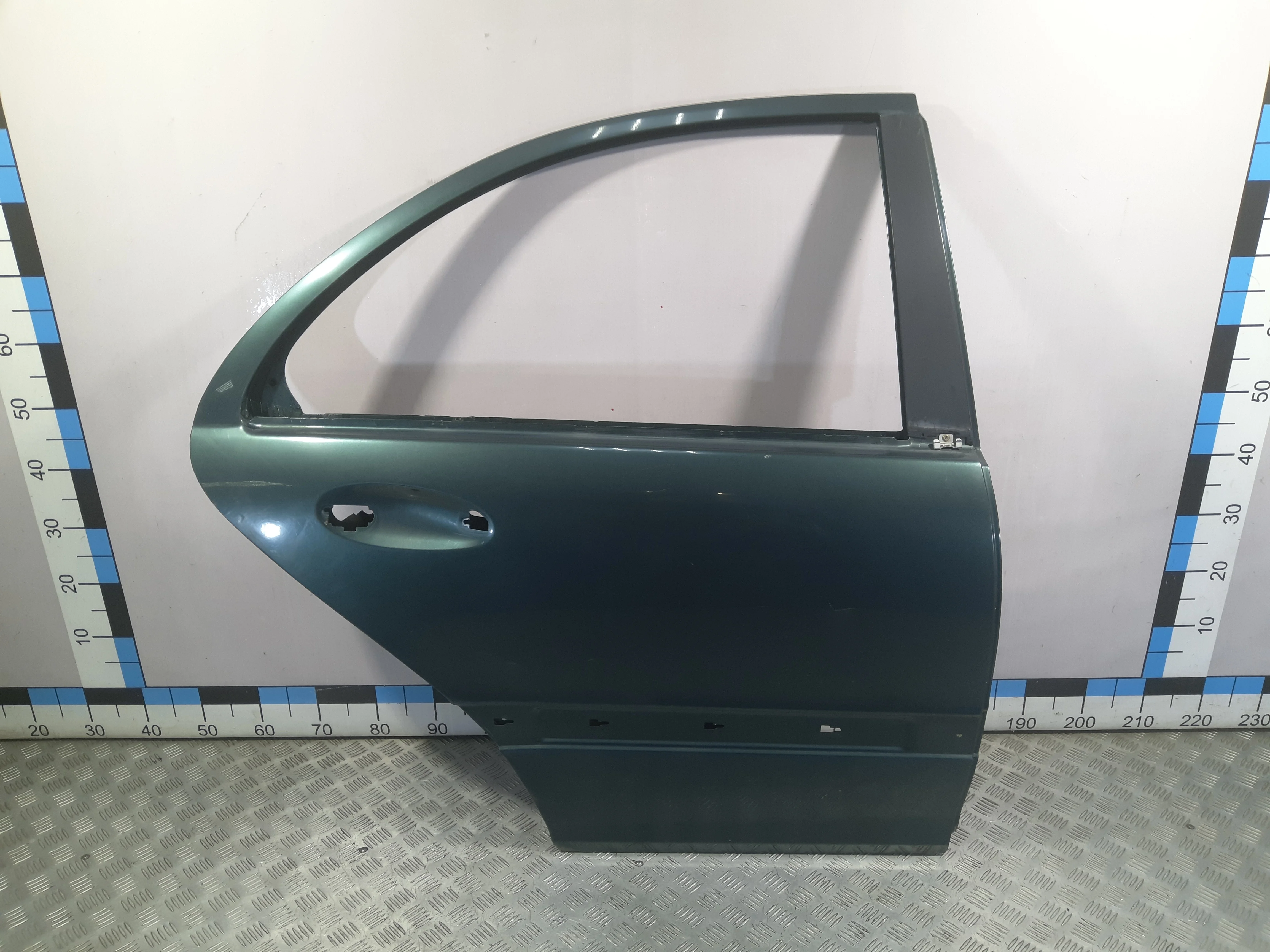 [Б/У] Дверь задняя правая MB W203 2000-2006 [Код: 00450462 ]