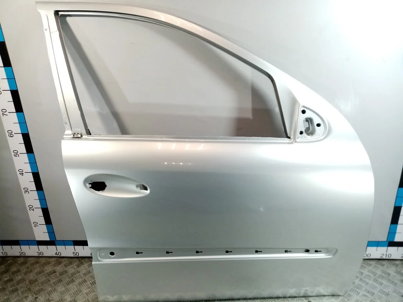 [Б/У] Дверь передняя правая Mercedes ML164 GL164 - Присутствует шпакля [ХОРОШЕЕ] [Код: 00663957 ]