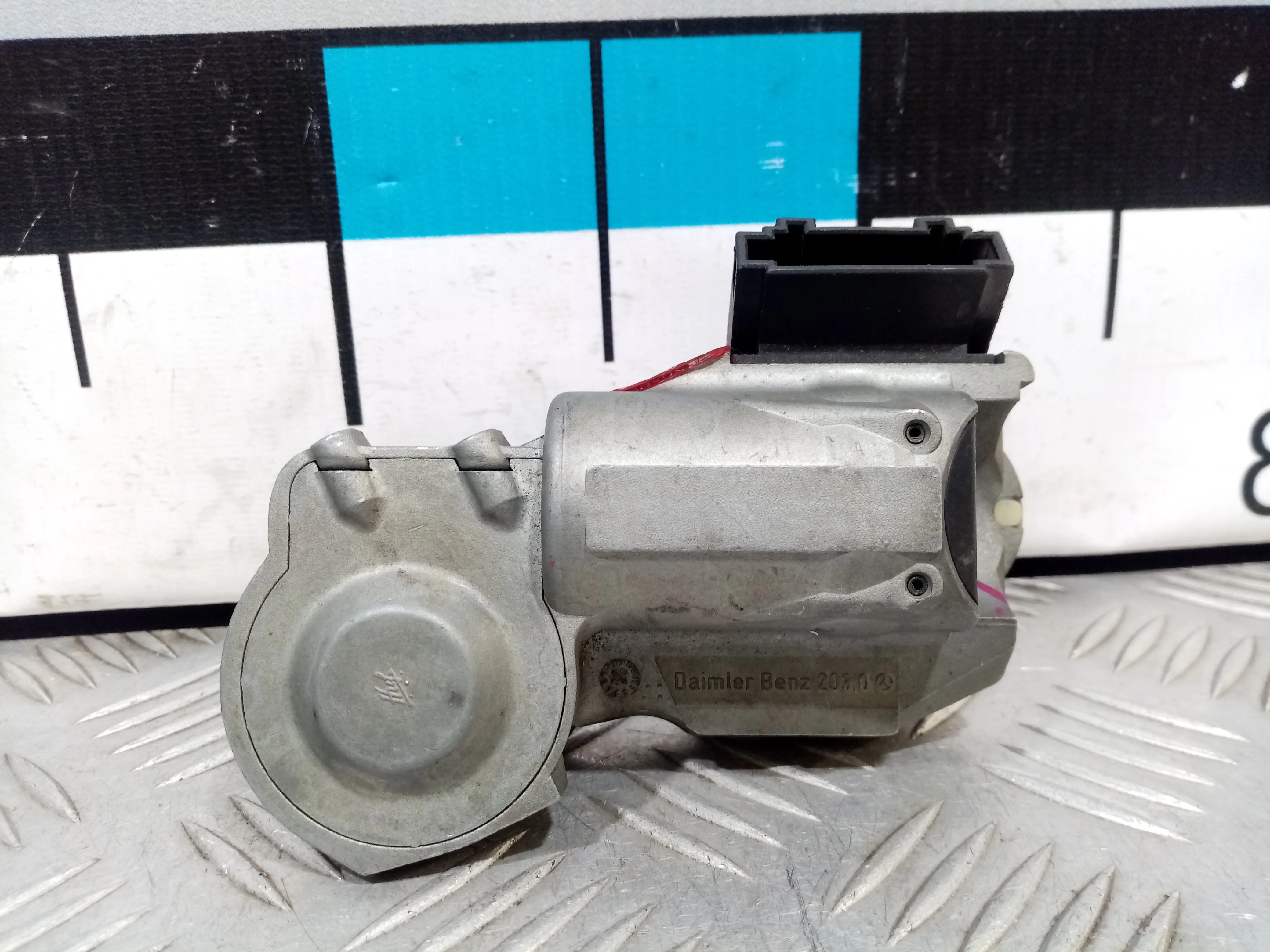 [Б/У] Замок блокировки рулевого вала [Код: 00416433 ]