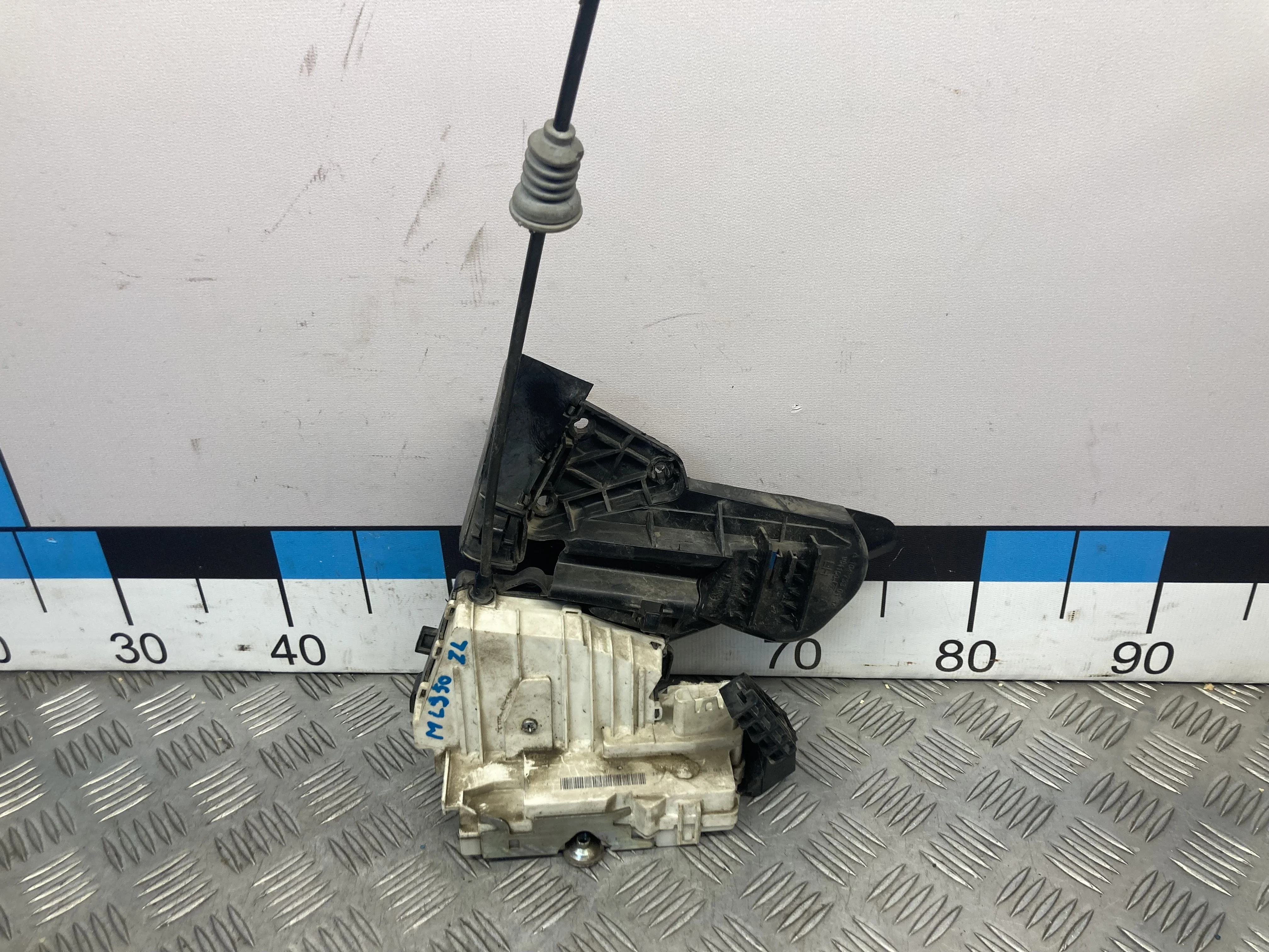 [Б/У] Замок двери задней левой Mercedes ML164 [Код: 00354196 ]