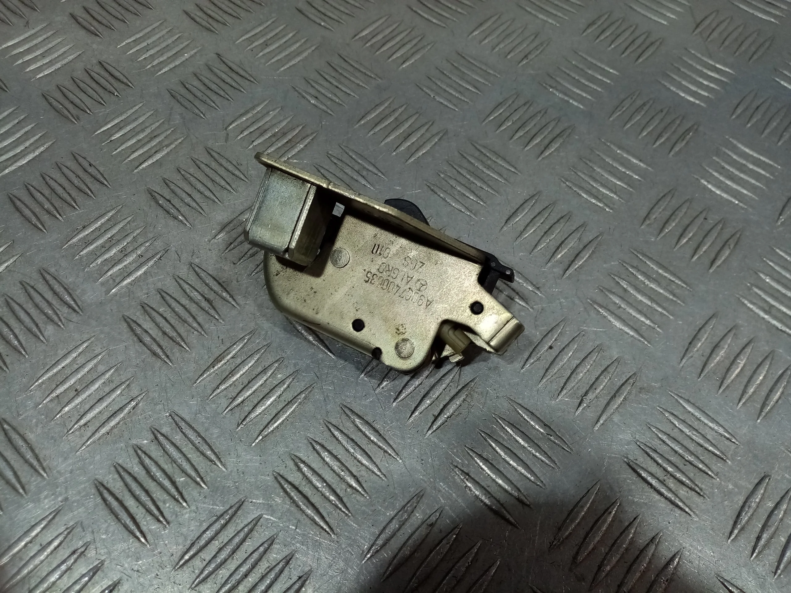 [Б/У] Замок двери распашной Mercedes Sprinter [Код: 00679284 ]