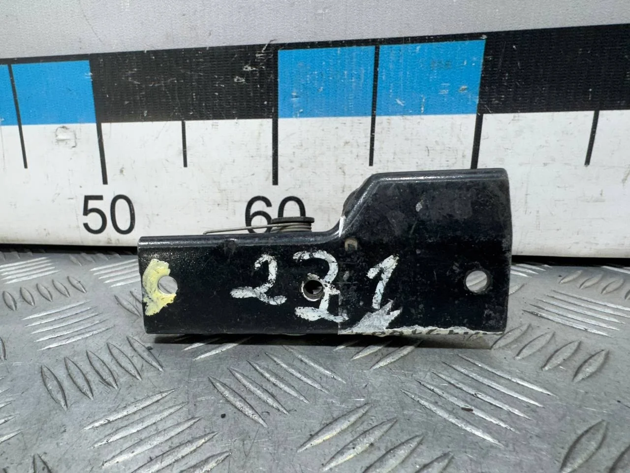 [Б/У] Замок капота Mercedes Benz W211 - без ручки A2118870027 [ХОРОШЕЕ] [Код: 00509790 ]